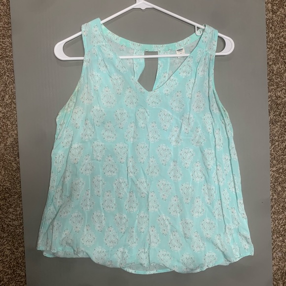 Old Navy Tops - Old Navy Tank Top (Medium/Like New) Old Navy Tops - Old Navy Tank Top (Medium/Like New)